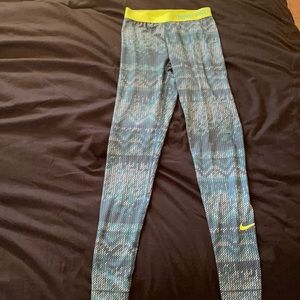 Nike Pro Women’s Crop Leggings